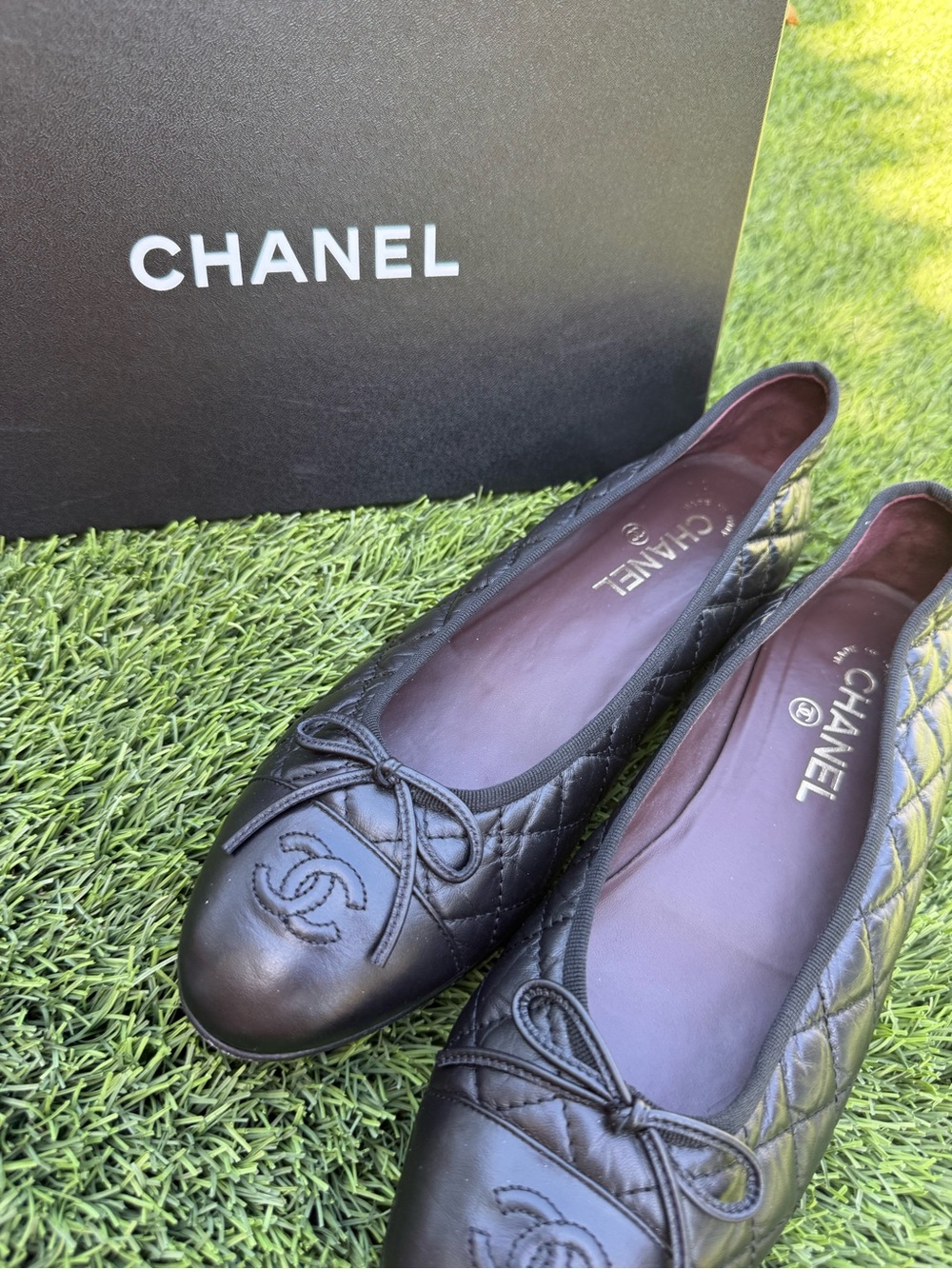 CHANEL Black Quilted CC Logo Ballet Flats
